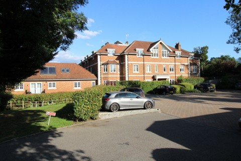 View Full Details for Edenbrook Place, Blindley Heath, Lingfield, Surrey, RH7